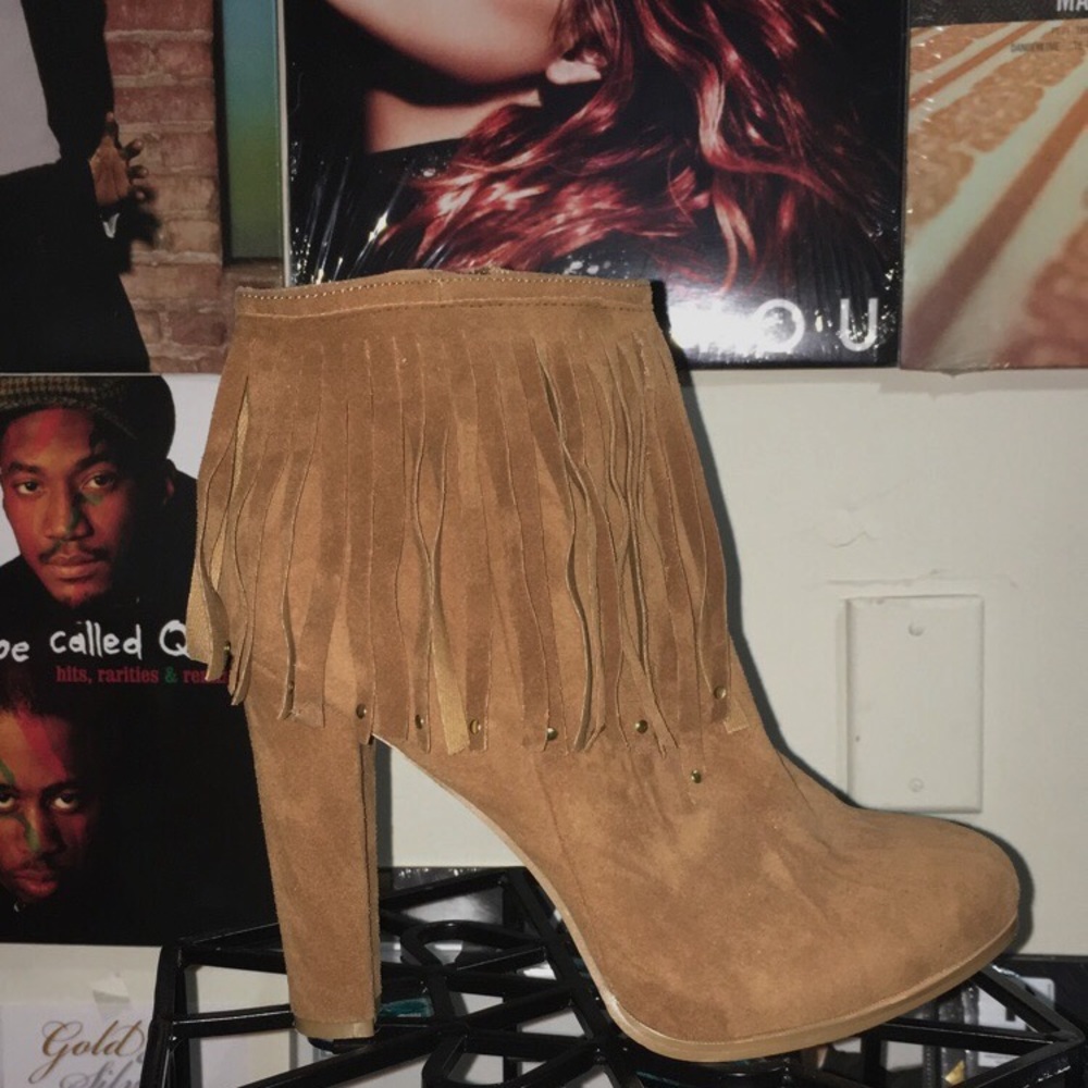 Suede fringe boots